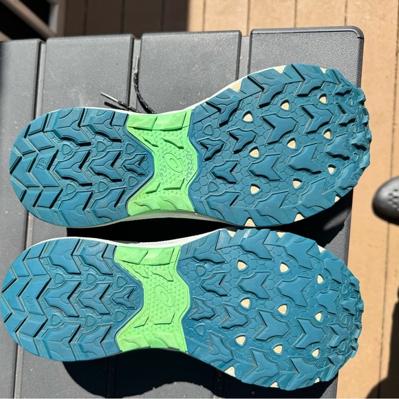 ASICS Gel Venture - Picture 3 of 4